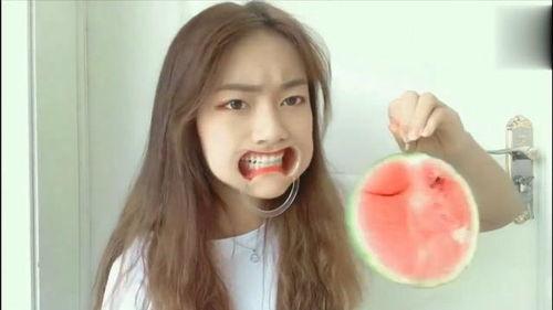 吃瓜嘴唇出血,揭秘背后的惊人真相