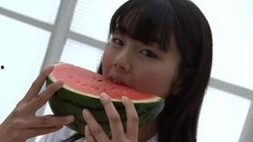 和女子吃瓜,揭秘娱乐圈那些不为人知的幕后故事